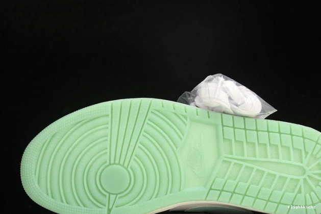 Low Green Island 1 CQ9828-131 Air Jordan 0306